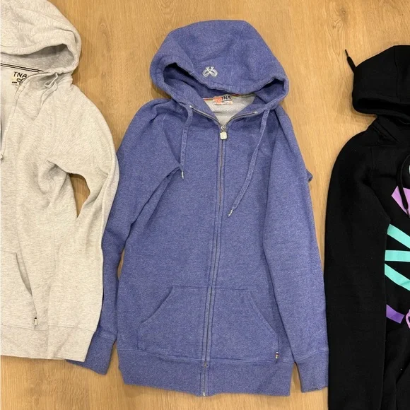TNA aritzia Zip-Up Hoodies - Picture 3 of 7